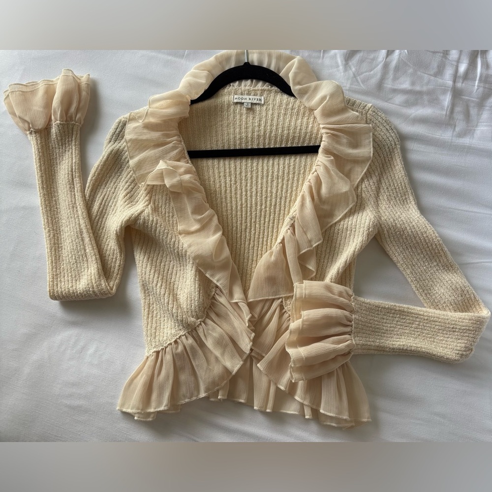 NWOT Moon River (Anthropologie) Long Sleeve Ruffle Trim Top/Cardigan